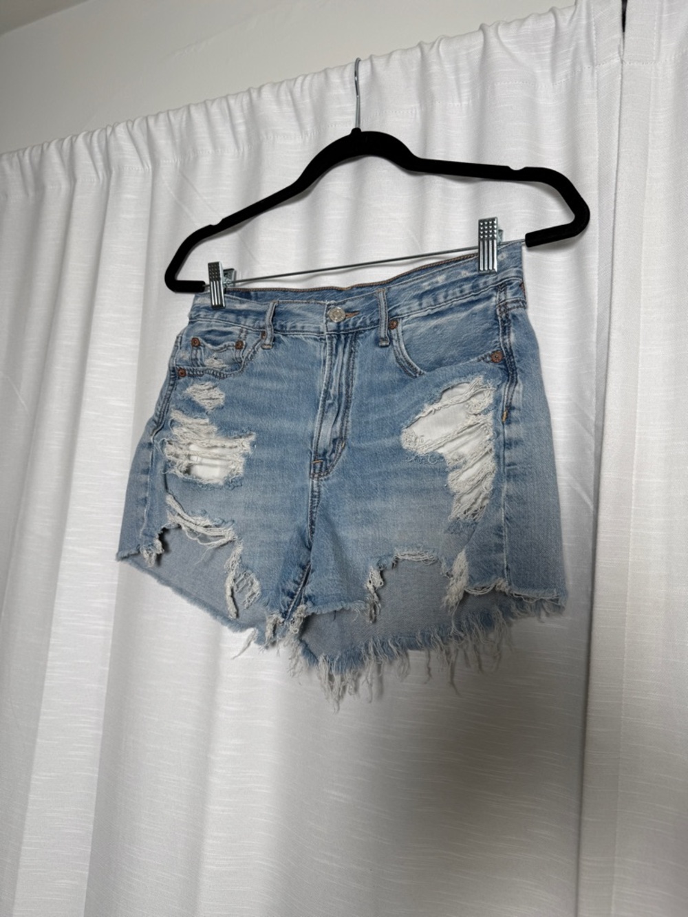 American Eagle Distressed Denim Shorts Light Wash Frayed Hem | Size 4 - Picture 5 of 14